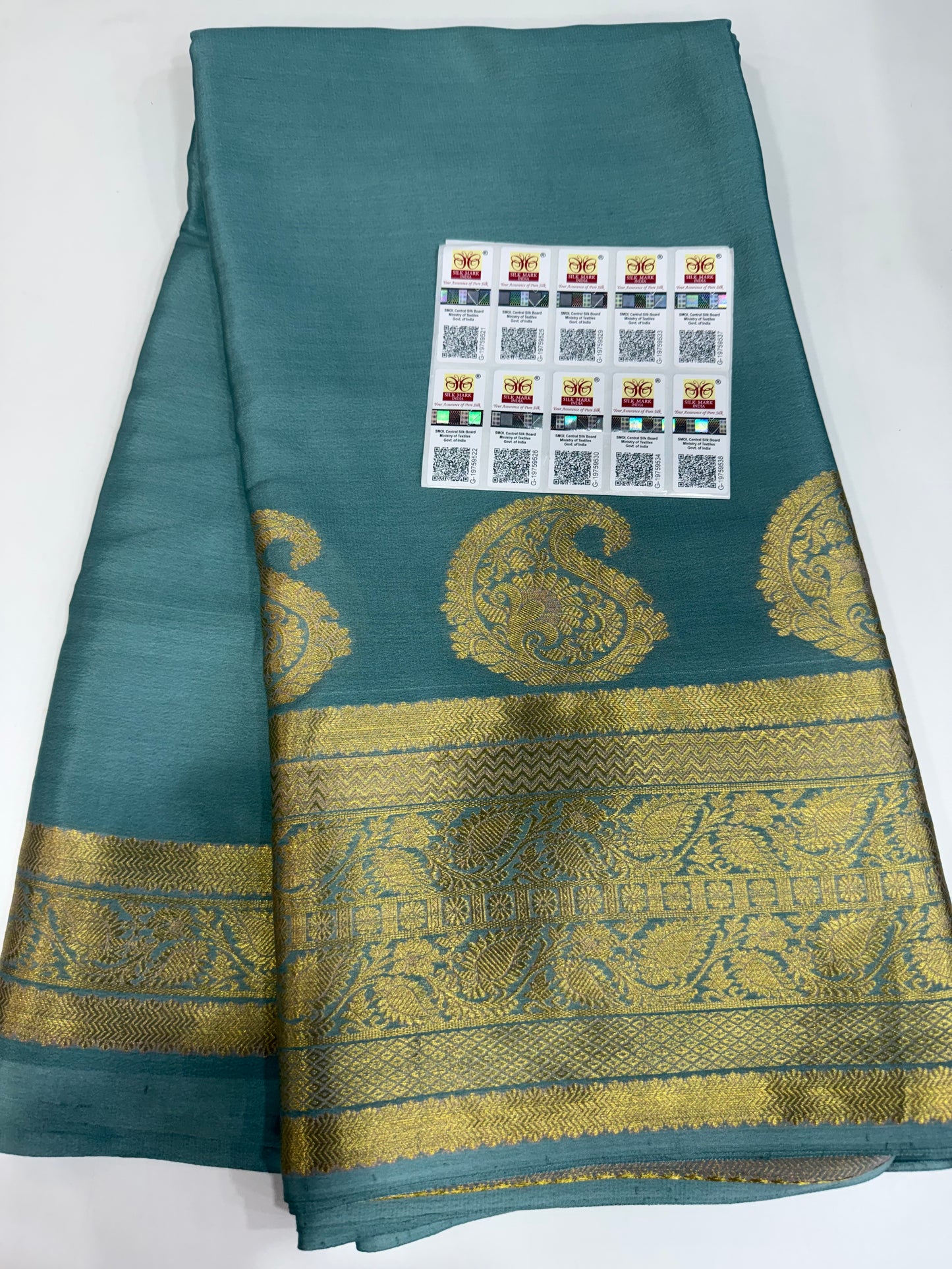 Mango motif peacock border with rich pallu