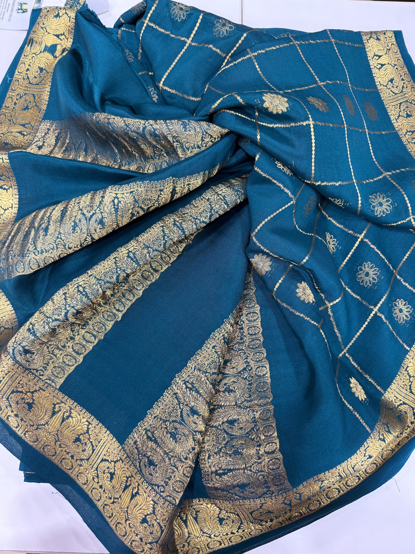 Self checks butta rich pallu