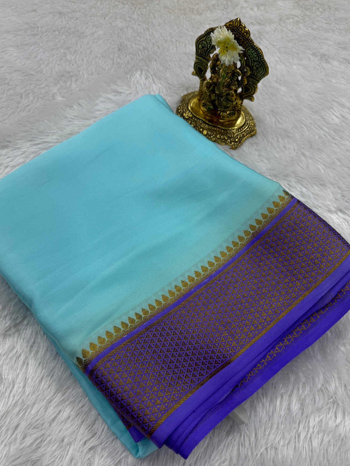 Thick contrast border