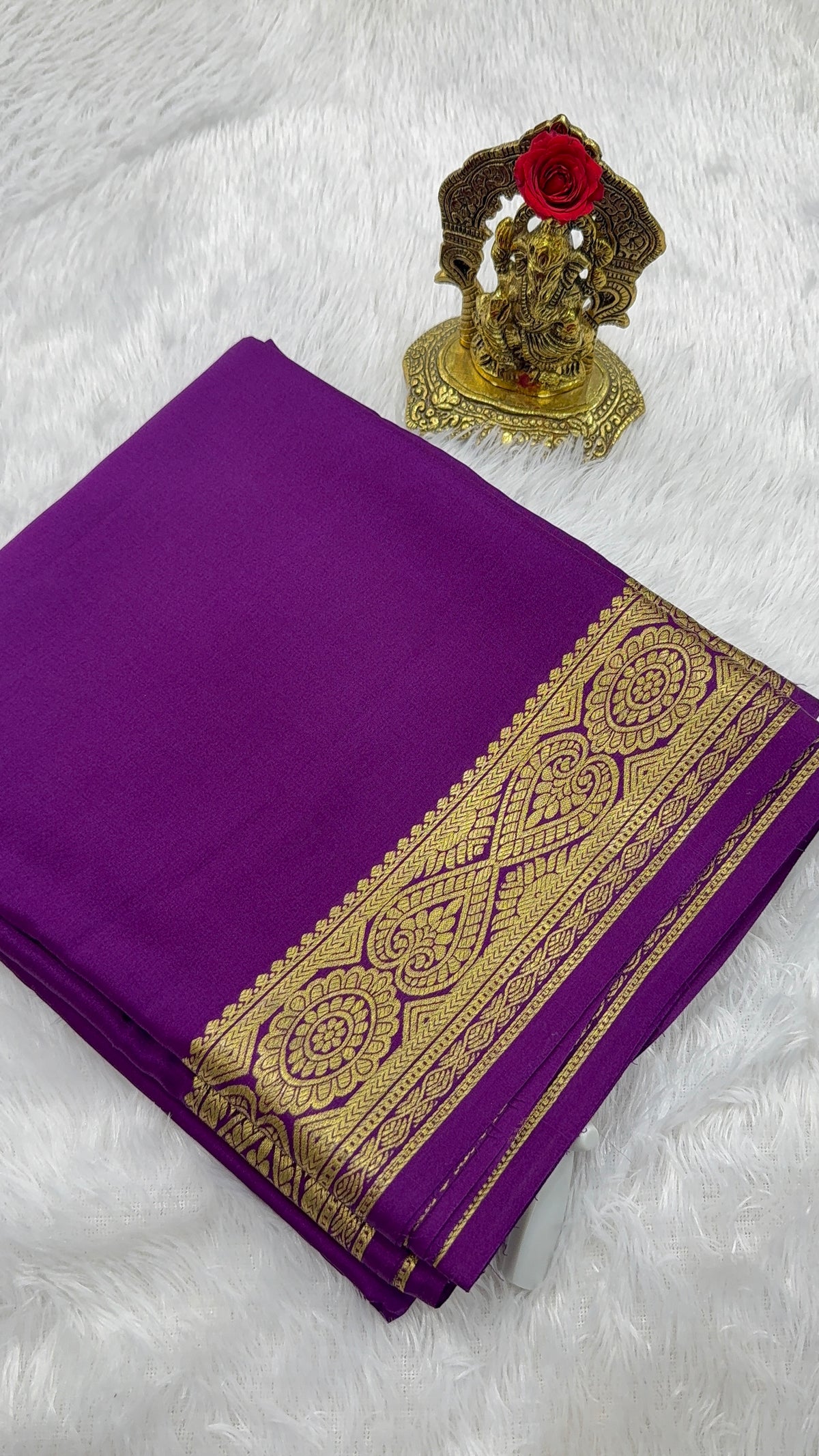 Traditional self border