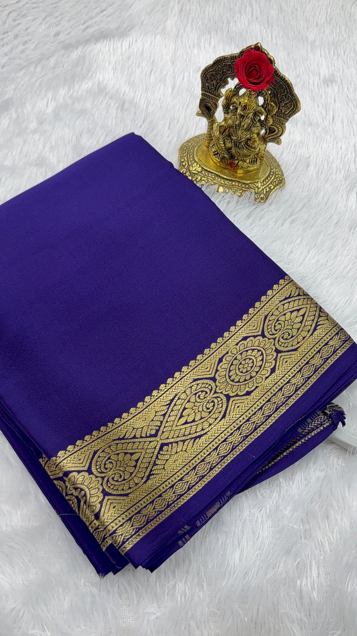 Traditional self border