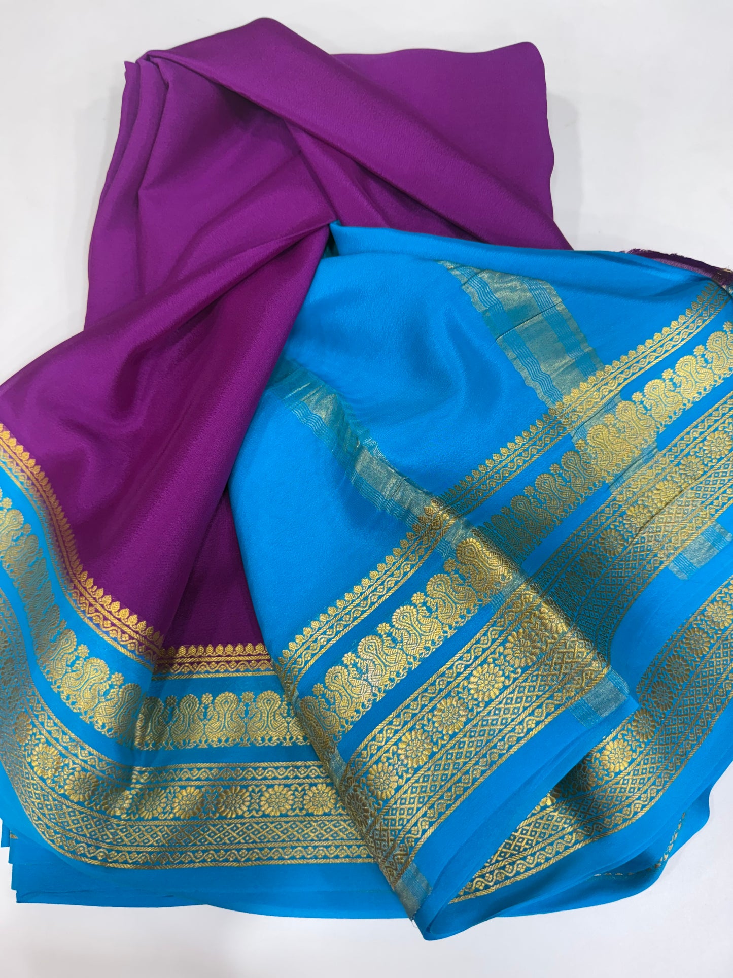 Thick border contact sarees