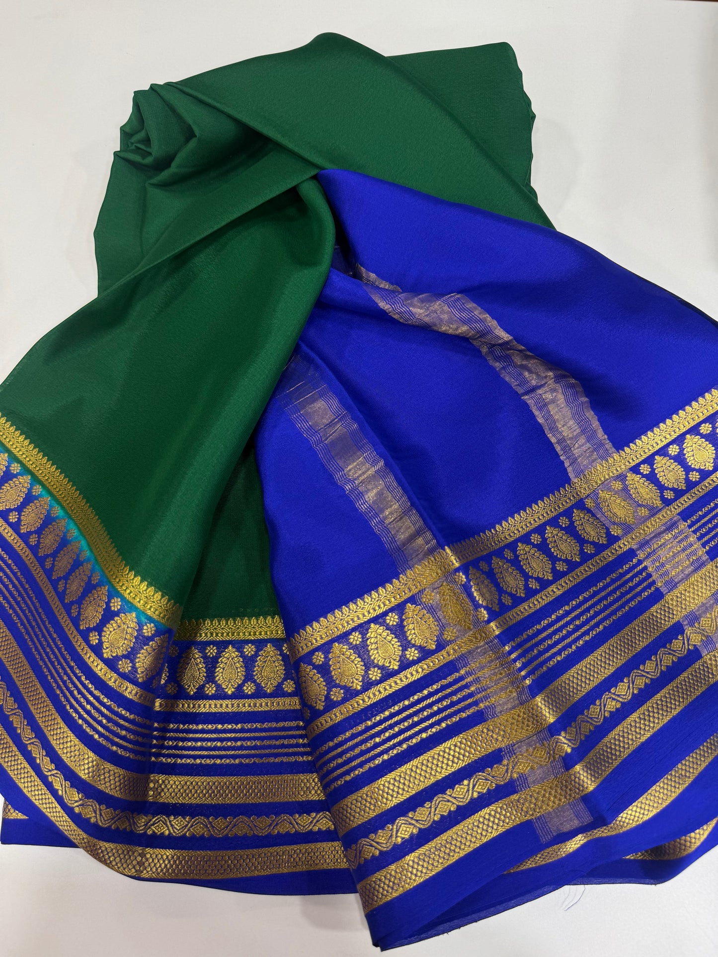 Thick border contrast sarees