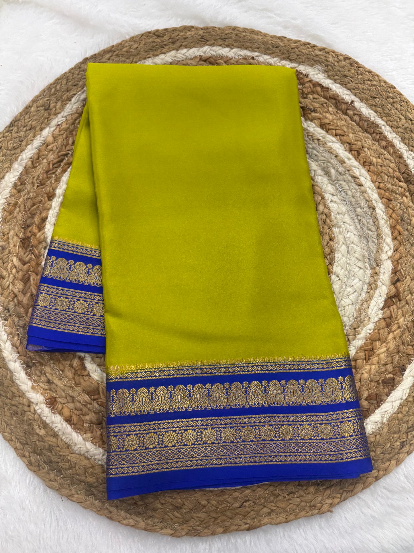 Contrast thick border