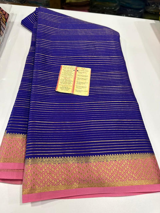 Traditional pattern which comes with beautiful color combination