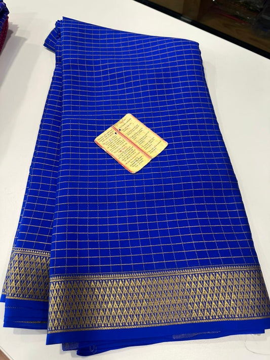 Traditional pattern which comes with beautiful color combination