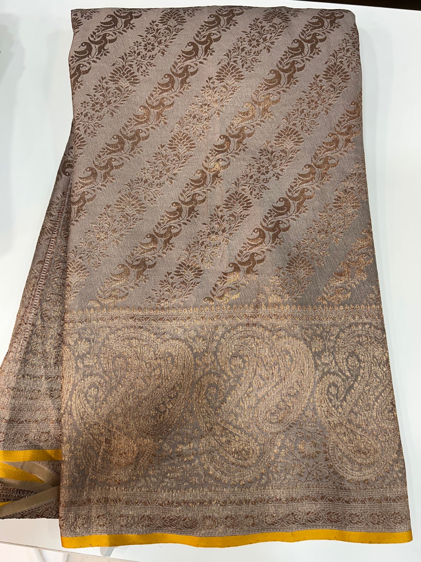 Mango border peacock lines butta