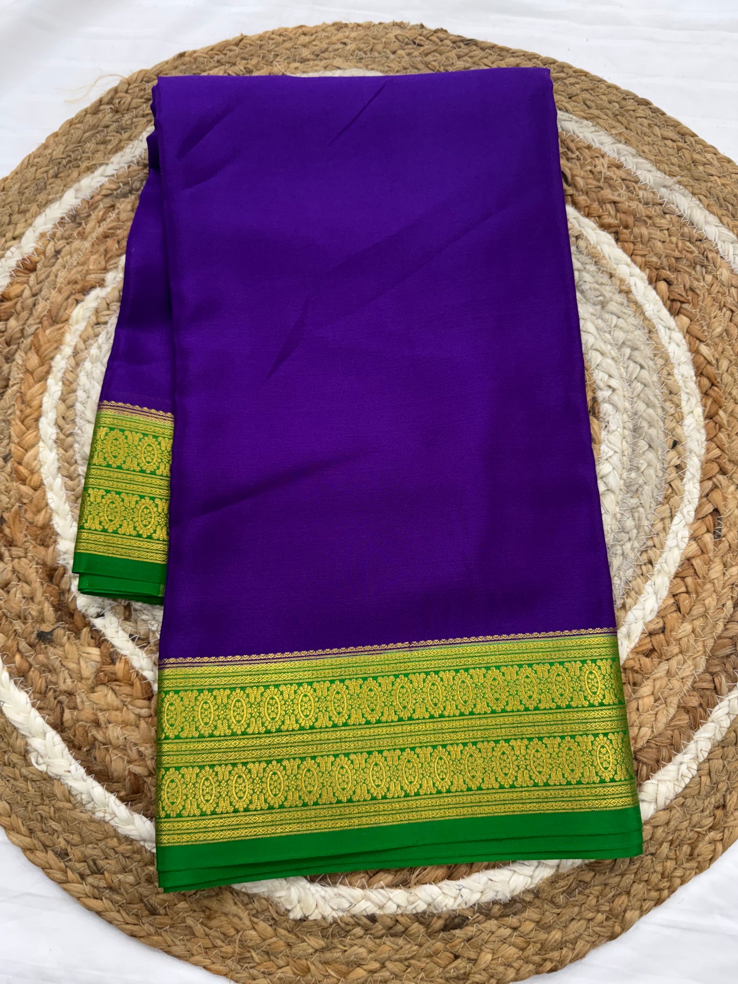 Contrast thick border