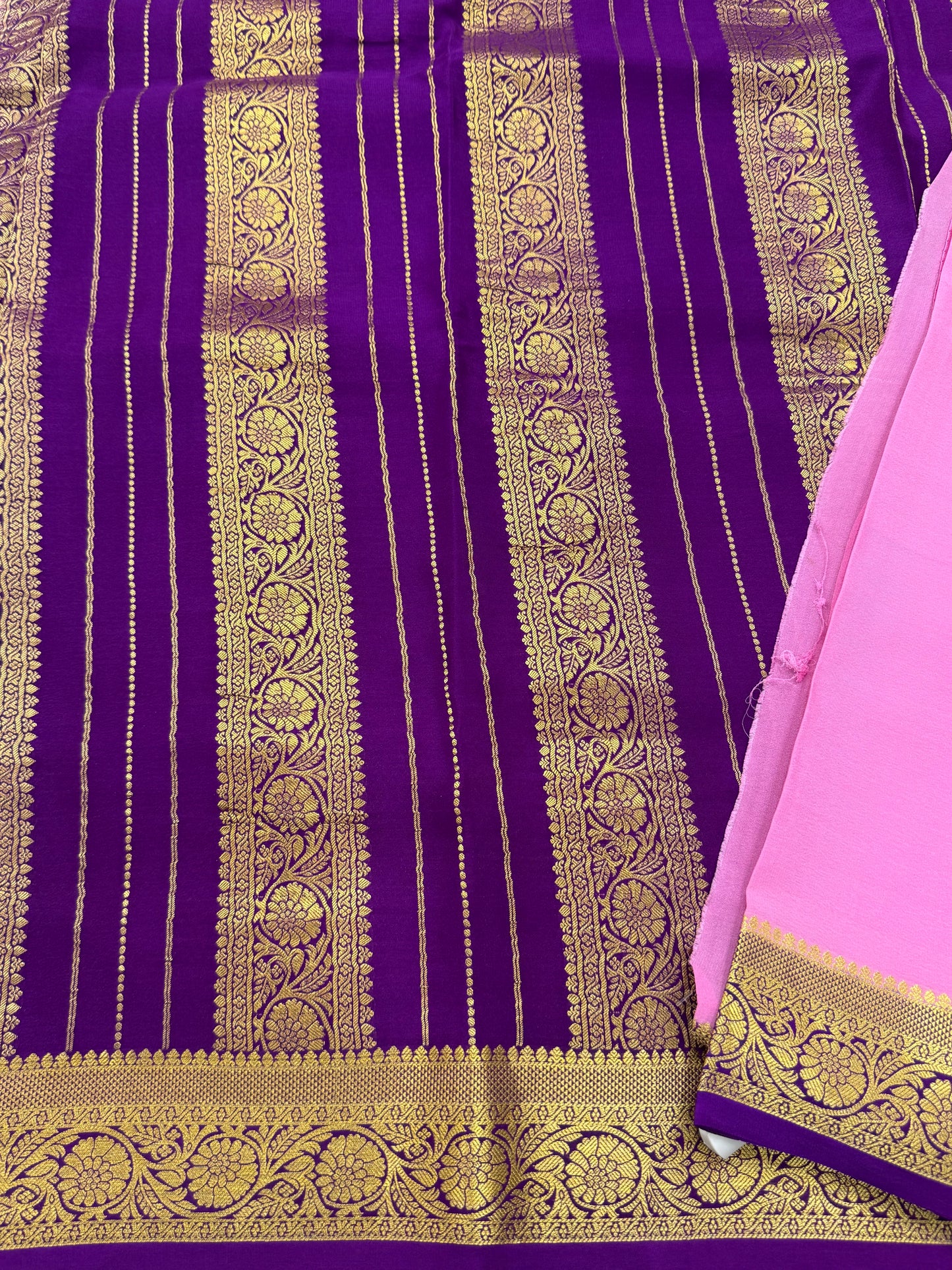 Flower border rich pallu