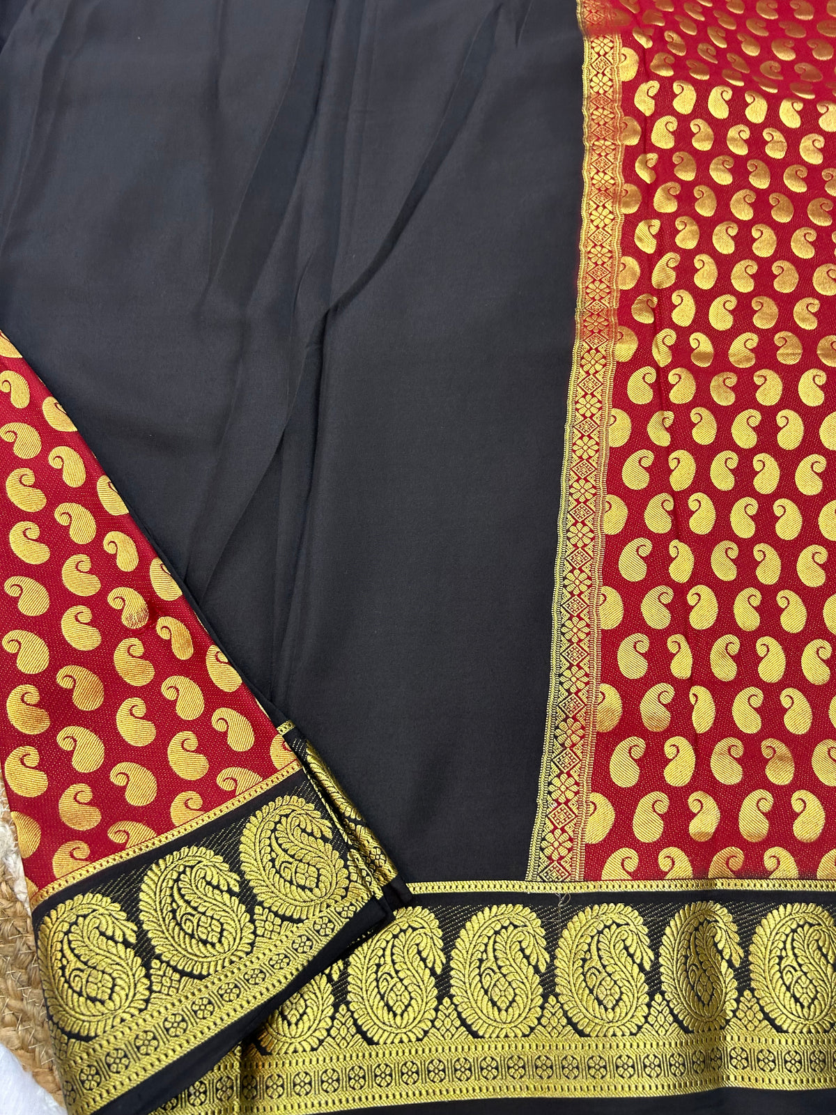 Mysore silk partly pallu