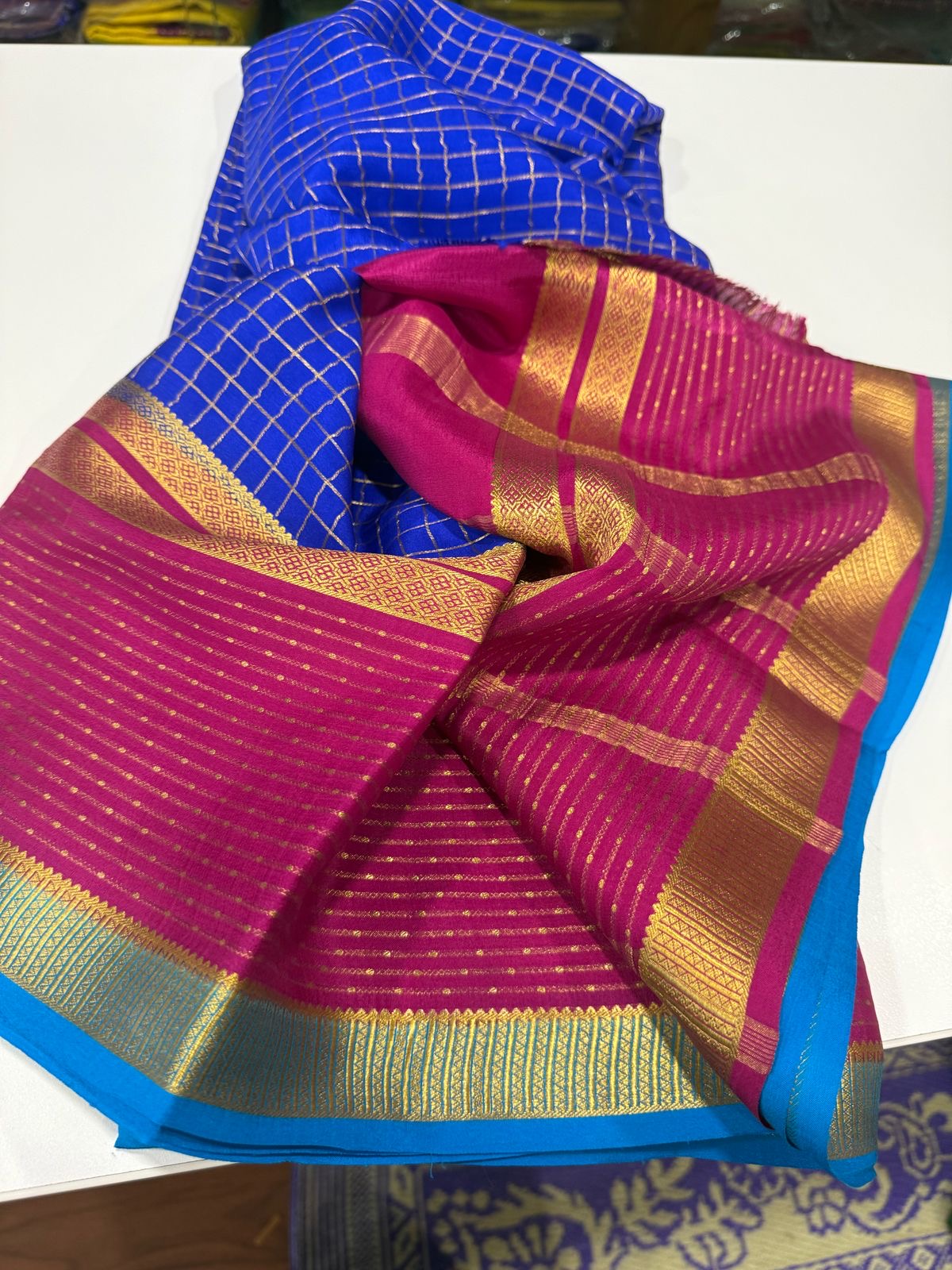 🧚🏻‍♀️ All exclusive checks pattern with motif n beautiful colour combinations🧚🏻‍♀️.
