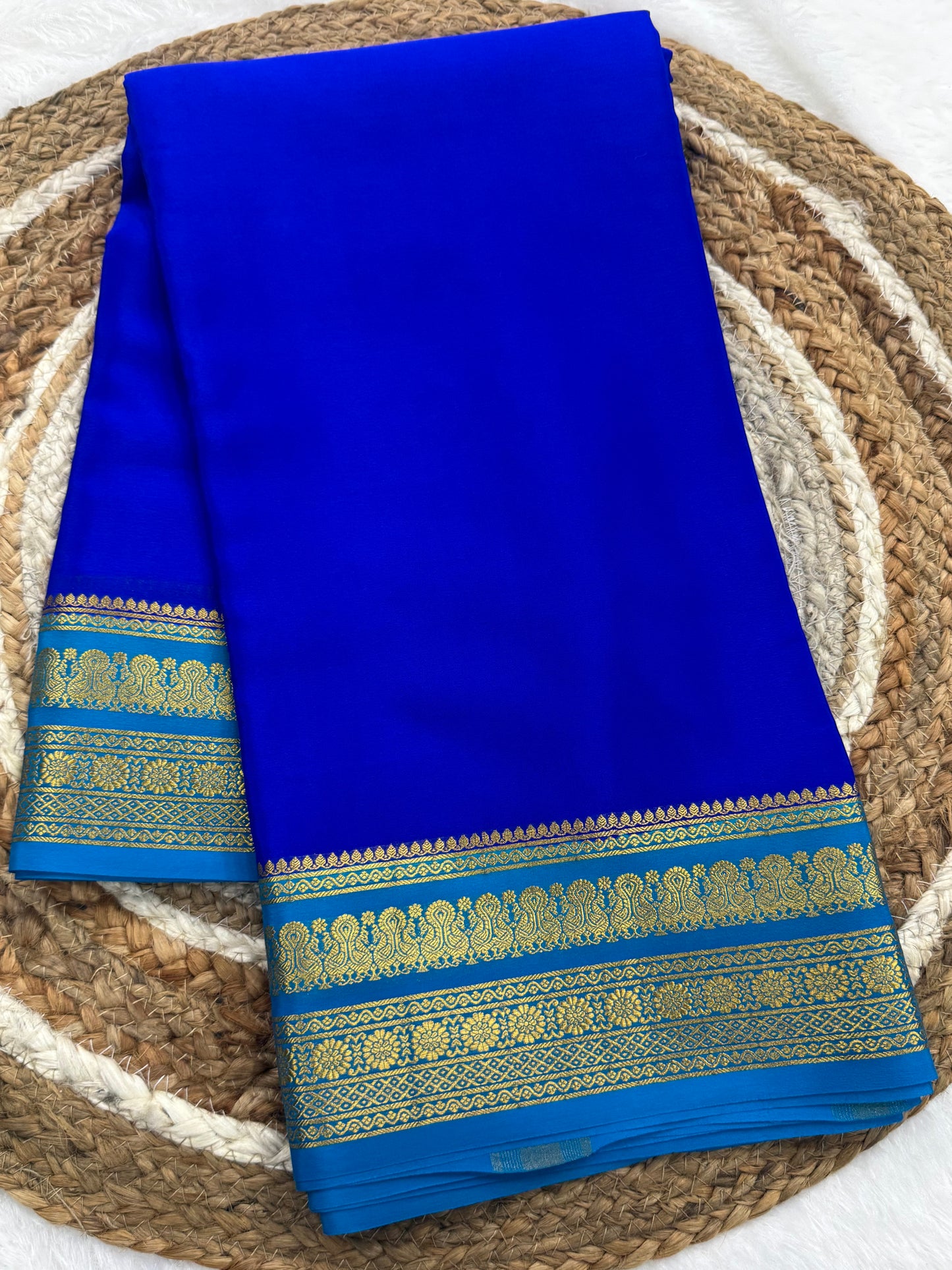 Contrast thick border